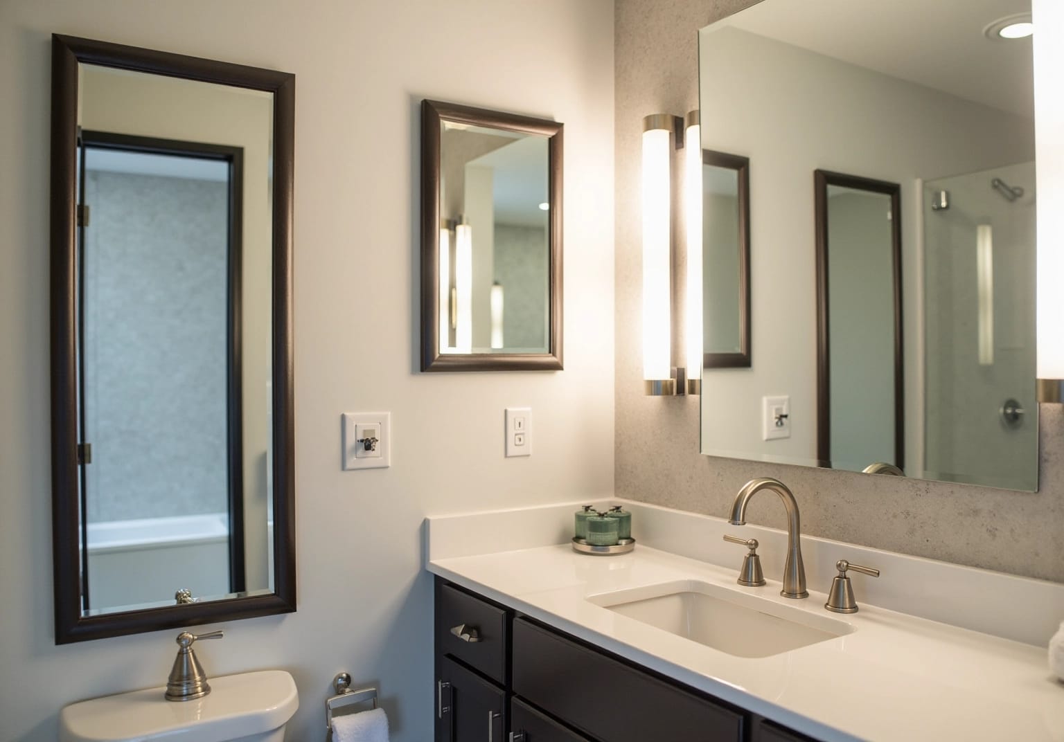 4 Steps to Choose Mirrors for Commercial Bathrooms Effectively